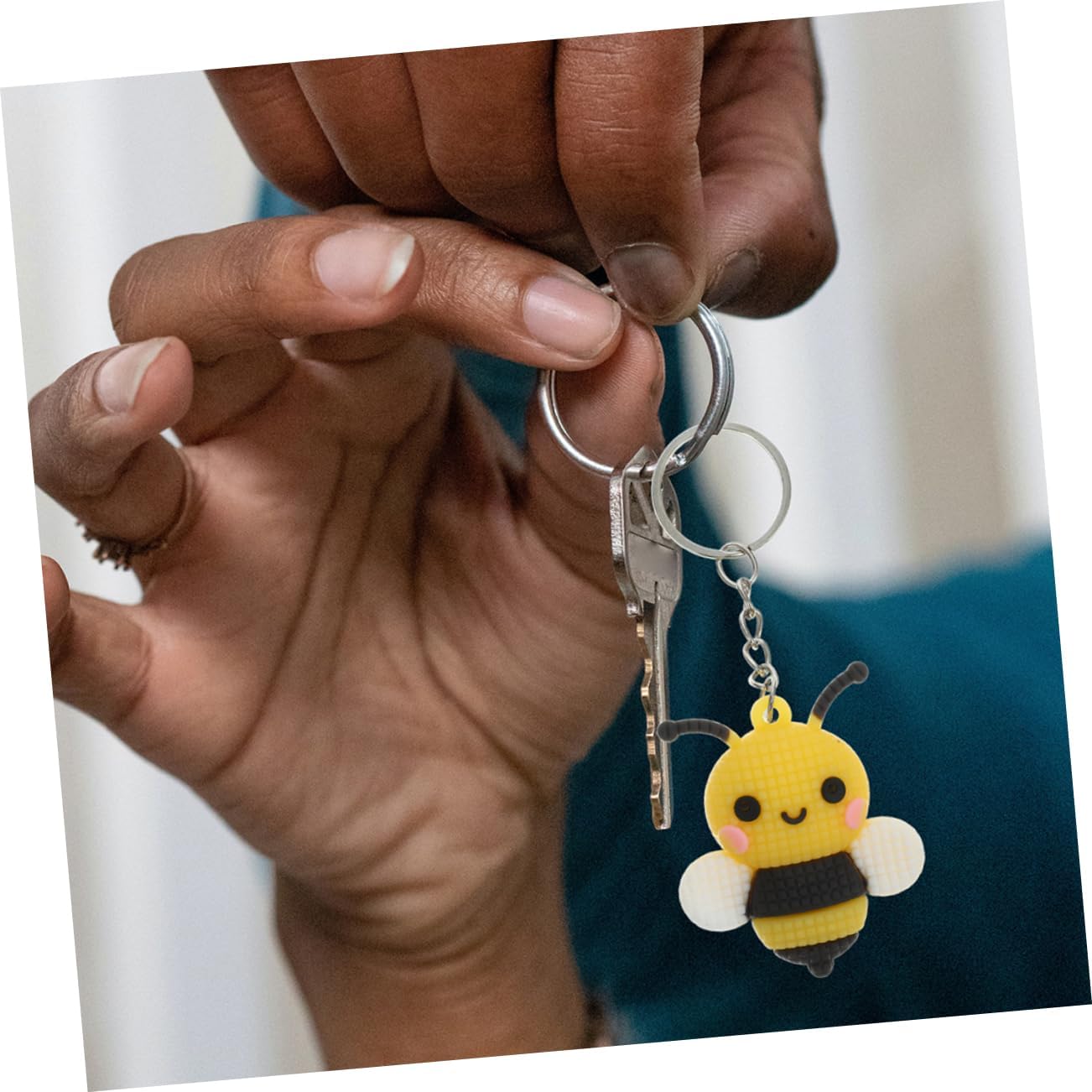 Cute Bee Keychain Backpack Keyring Party Favor