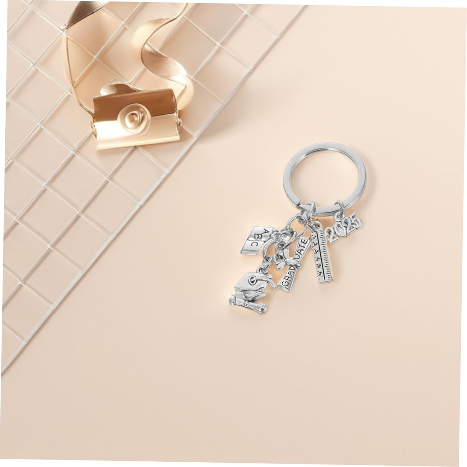 VILLFUL Graduation Keychain for Boys Girls Friends