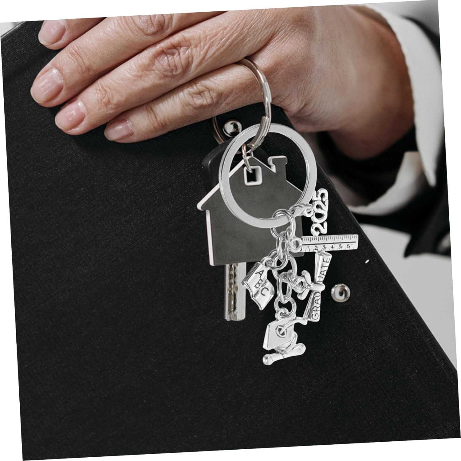 VILLFUL Graduation Keychain for Boys Girls Friends