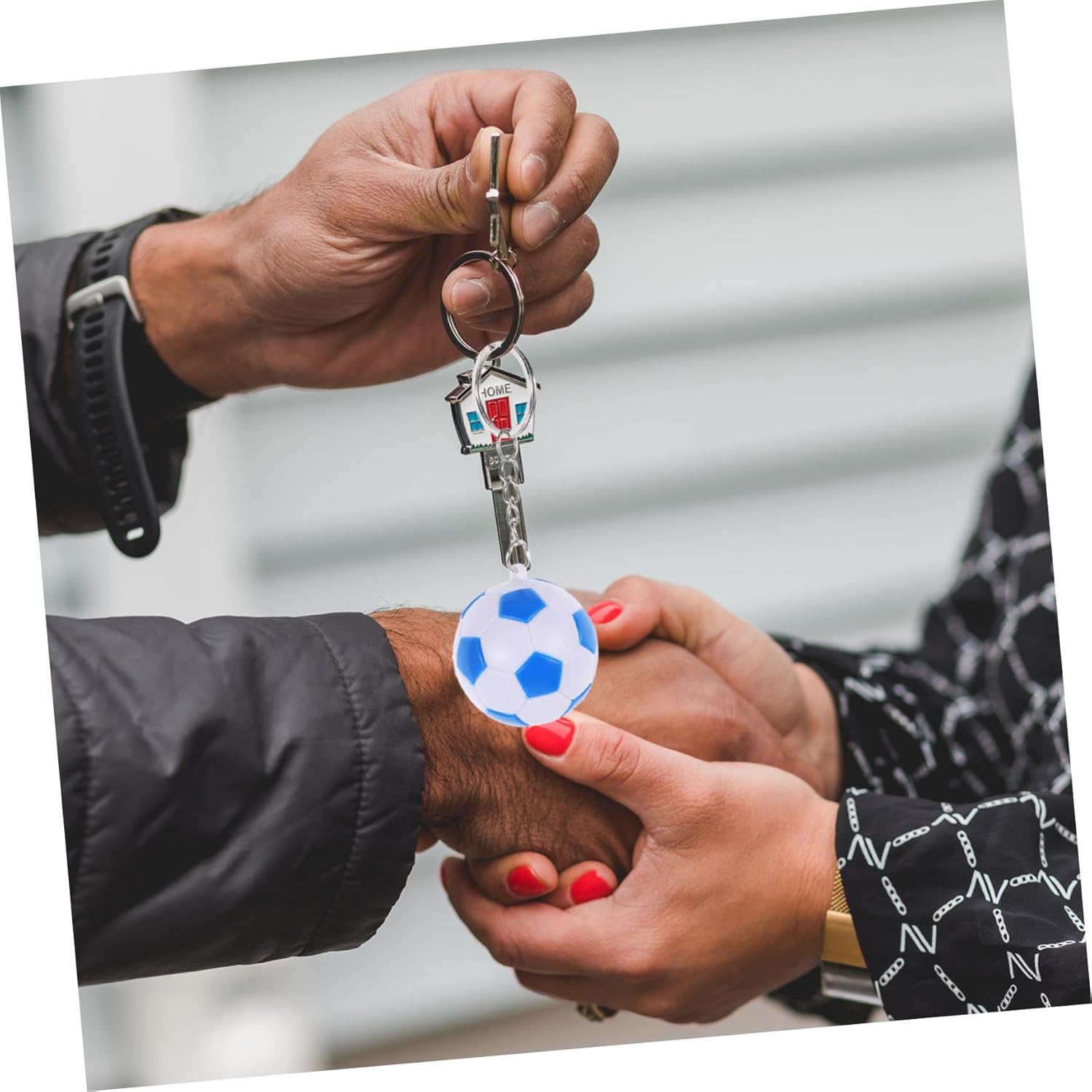 Cabilock 2Pcs Soccer Ball Keychains for Party Favors