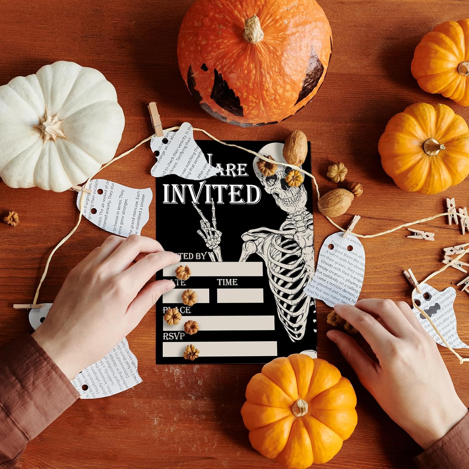 Whaline 25 Piece Halloween Invitation Set with Envelopes and Stickers