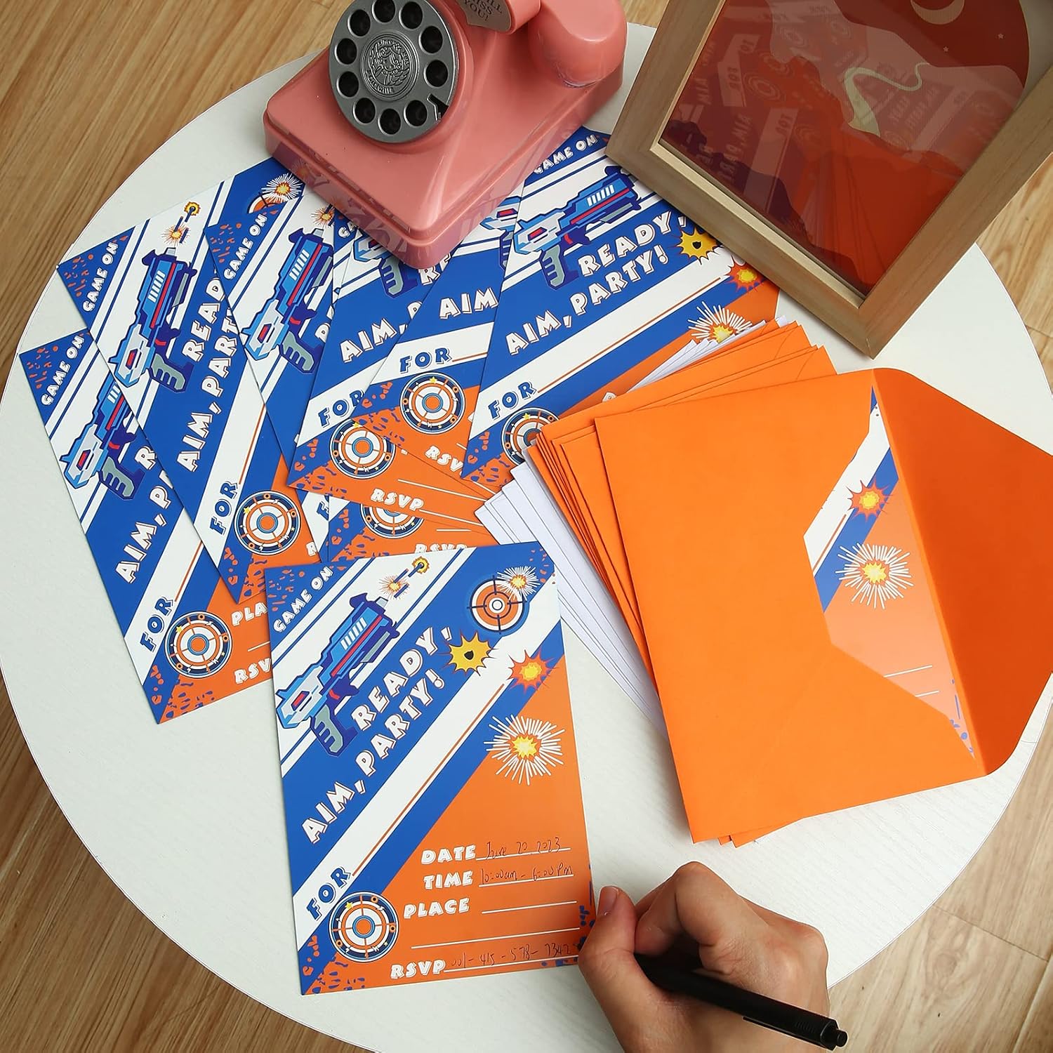 24 Pack Dart War Party Invitations with Stickers and Envelopes