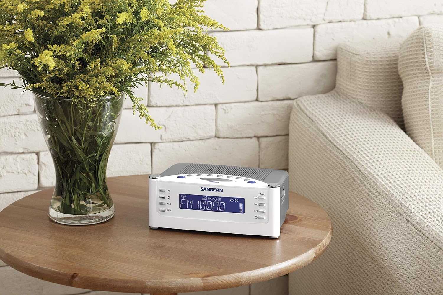 Sangean RCR-22 Atomic Clock Radio with 14 Memory Presets